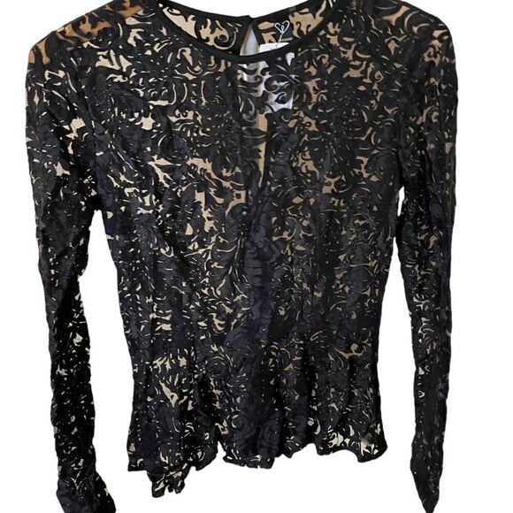 New Lace Fitted Top by Windsor. Size Medium - Picture 1 of 3